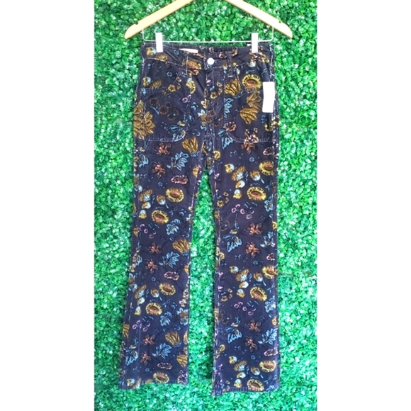 38. Anthropologie Pilcro The Icon Flare Low-Rise Jeans - Picture 7 of 12